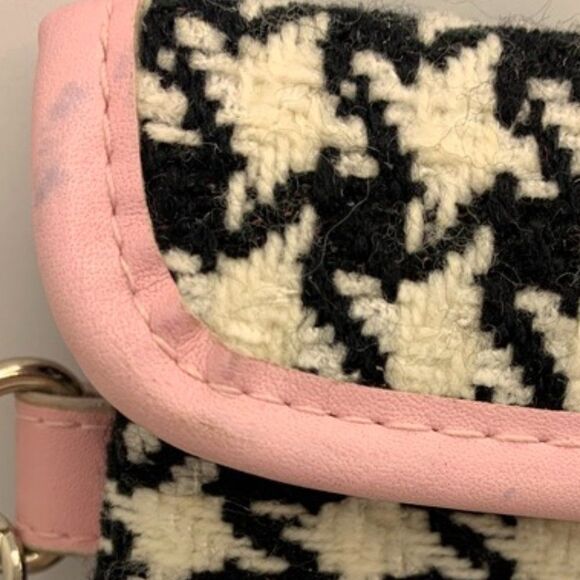 Sondra Roberts 9x5 Houndstooth Black, White and Pink Clutch - Picture 3 of 8